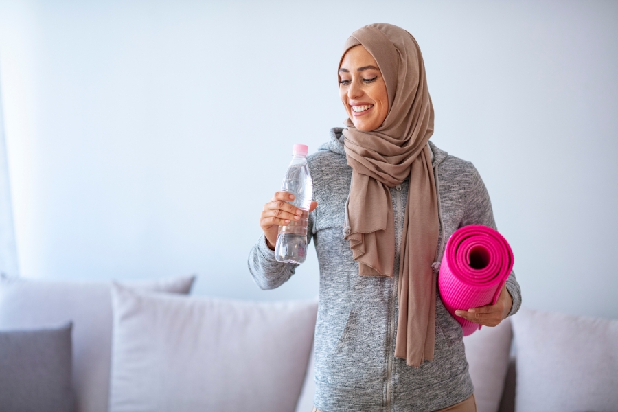 Sehat dan Berkah! Tata Cara Minum Air Putih Menurut Islam